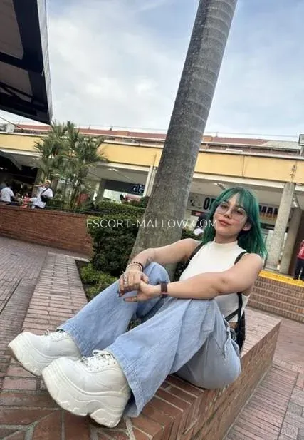 Escort Mallow Märta — 10