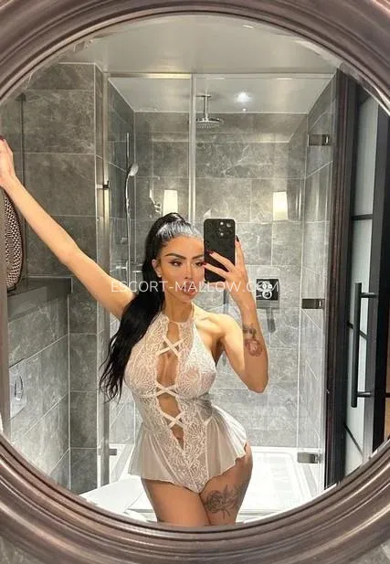 Escort Mallow Lindsey — 5