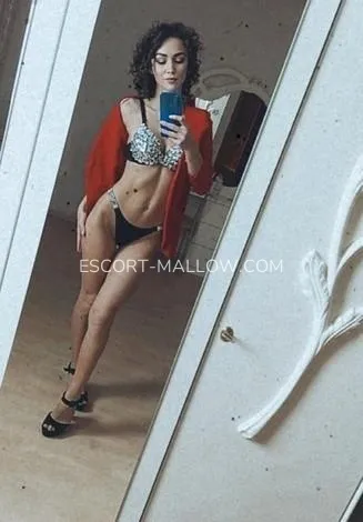 Escort Mallow therese