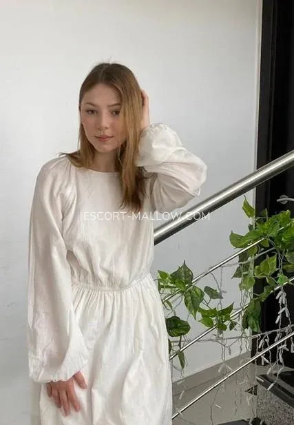 Escort Mallow Angela — 4