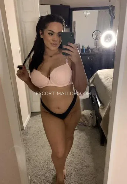 Escort Mallow Mia — 1