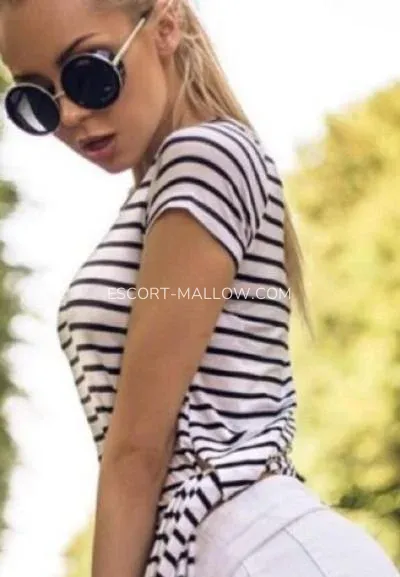 Escort Mallow Sonja — 3