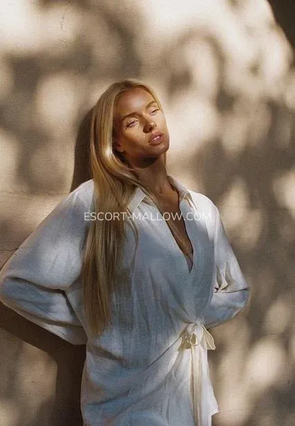 Escort Mallow Johanna — 5