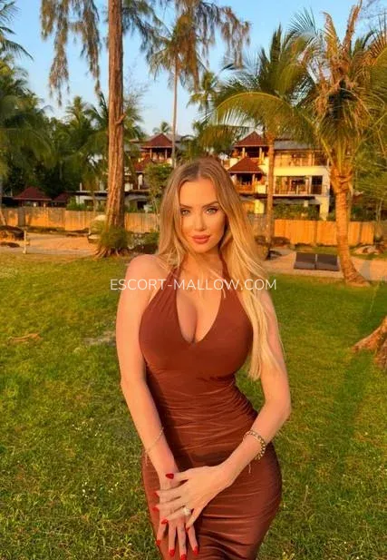 Escort Mallow Jocelyn — 4