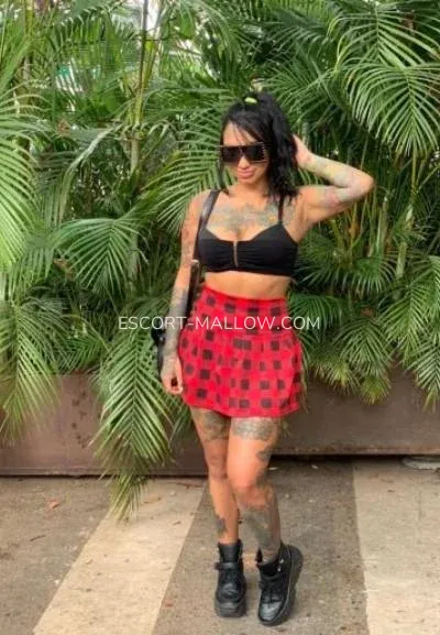 Escort Mallow Adriana — 5