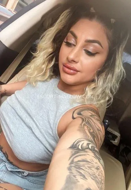 Escort Mallow Makenna — 1