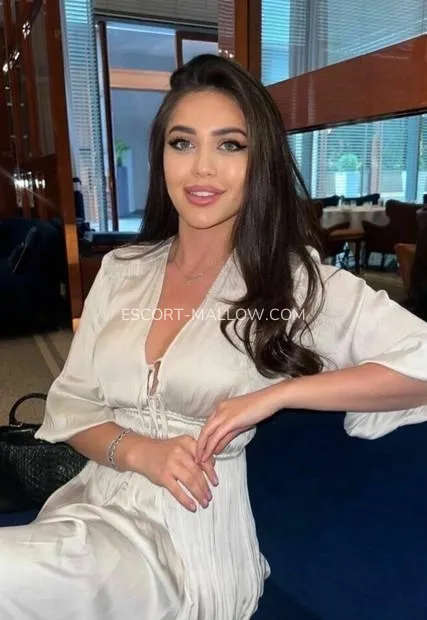 Escort Mallow Maja — 2