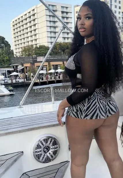 Escort Mallow Kendall — 1