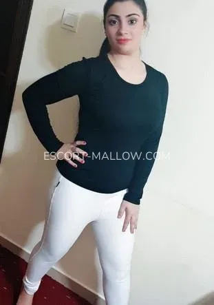 Escort Mallow Rebecca — 5