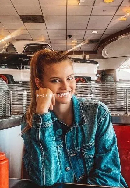 Escort Mallow Sadie — 7