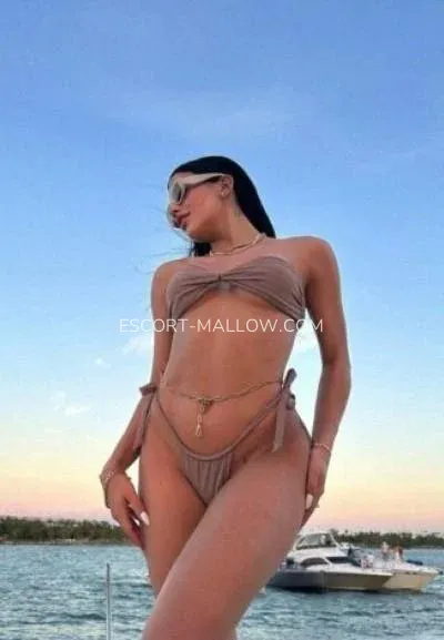 Escort Mallow Madison — 3