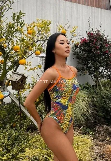 Escort Mallow Amarinda — 9