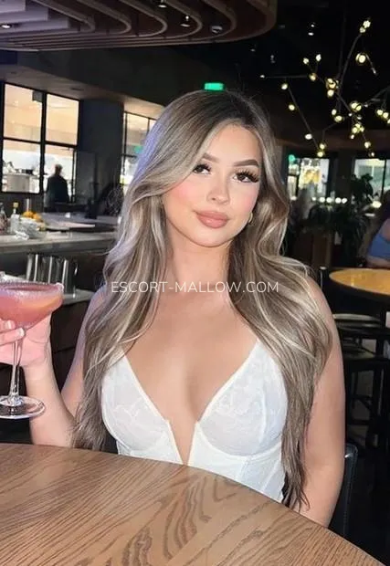 Escort Mallow Breanna — 2