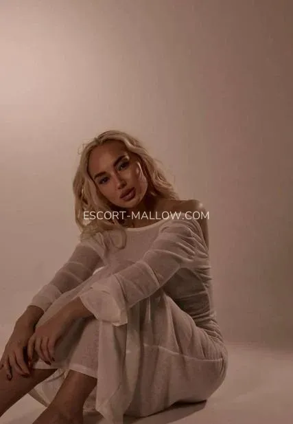 Escort Mallow Sofia — 5