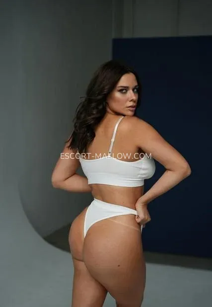 Escort Mallow Emilia — 1