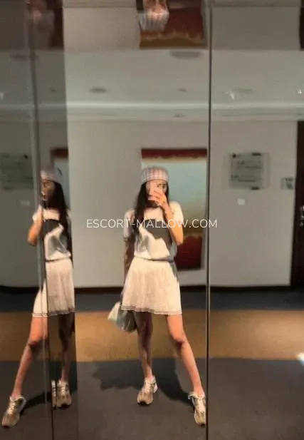 Escort Mallow Breanna — 5