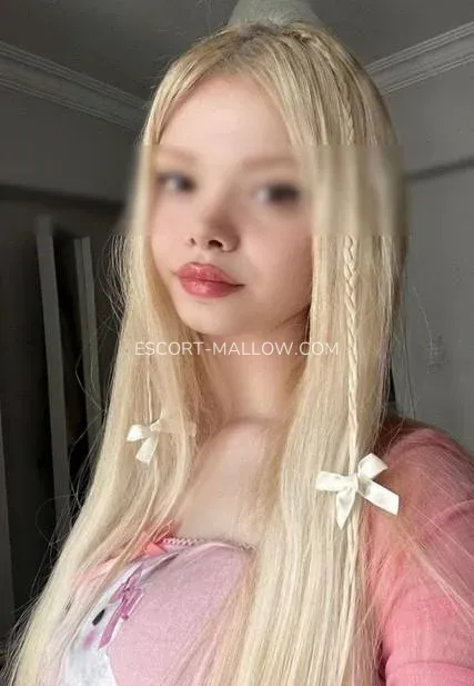 Escort Mallow Camila — 4