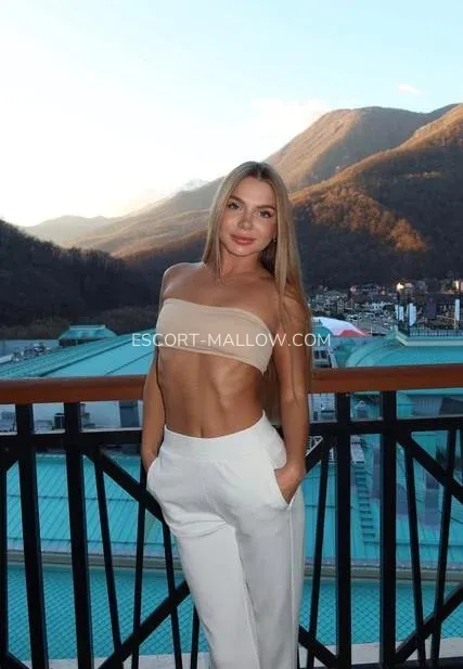 Escort Mallow Britt — 1