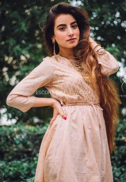 Escort Mallow Susanne — 7