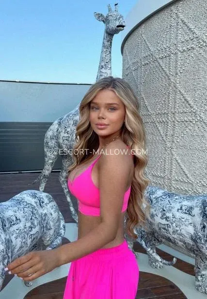Escort Mallow Susanne — 3