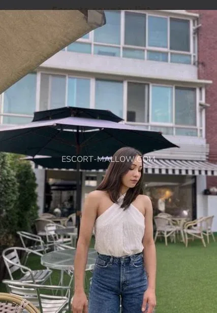 Escort Mallow Nathalie — 4