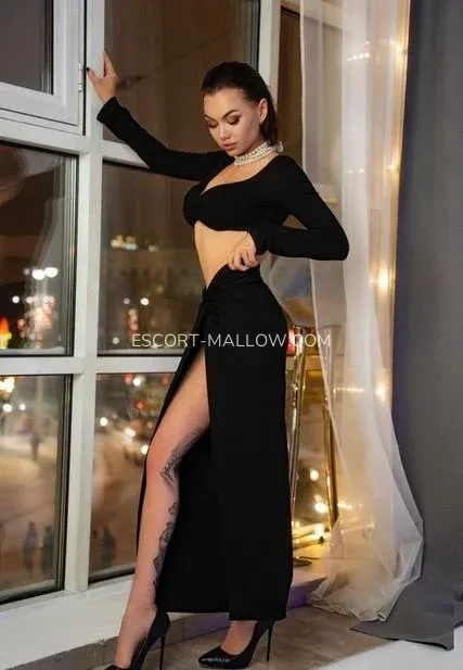 Escort Mallow Justina — 3