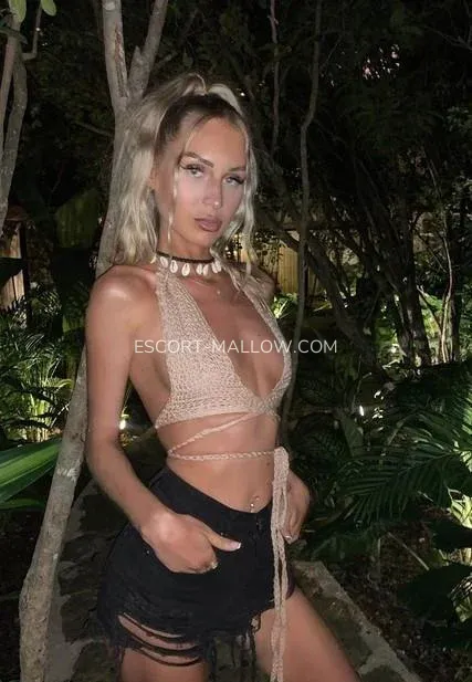 Escort Mallow Kiara — 3