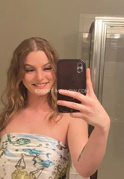 Escort Mallow Zoe — 3
