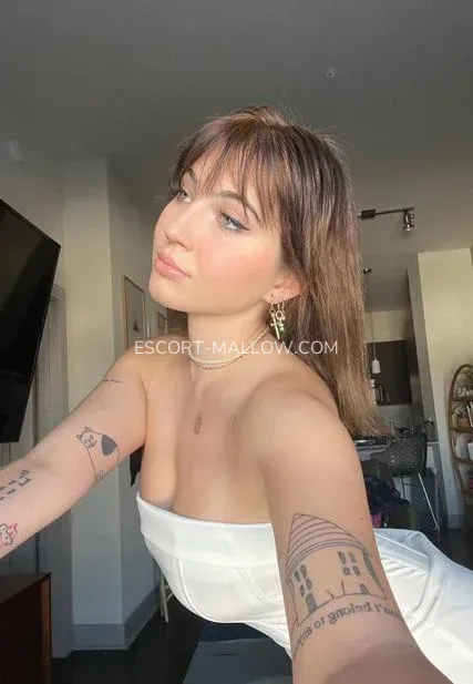 Escort Mallow Jade — 1