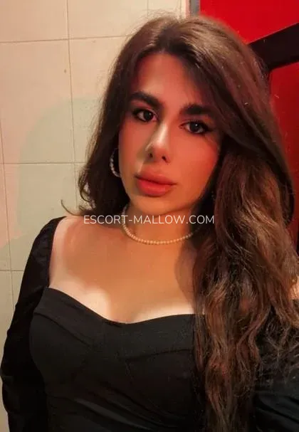 Escort Mallow Maja — 3