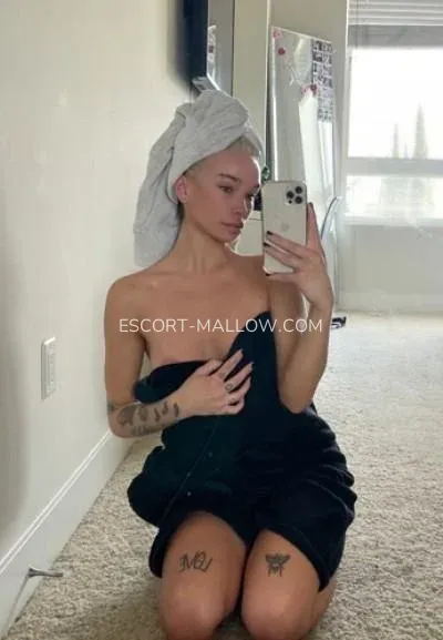 Escort Mallow Susana — 1