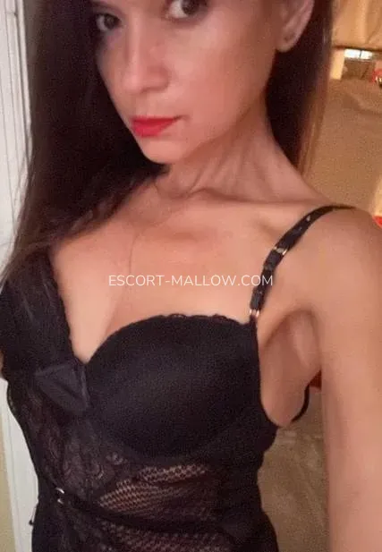Escort Mallow Cinta — 3