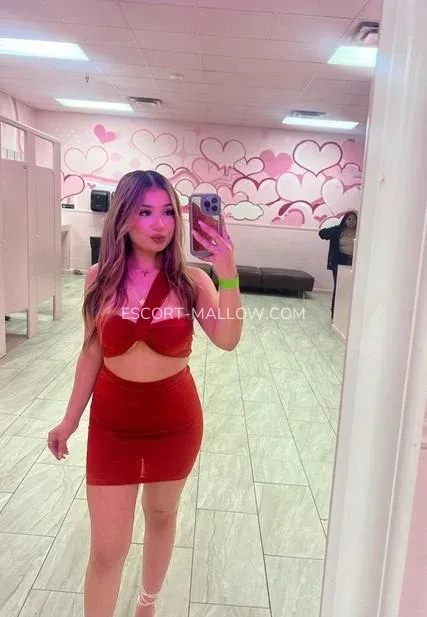 Escort Mallow Josephine — 3