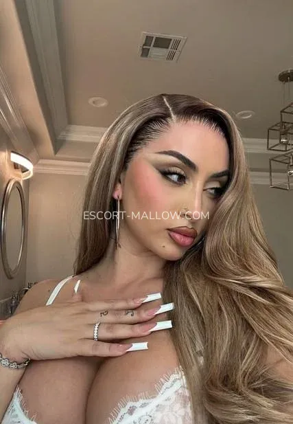 Escort Mallow Bethany — 5