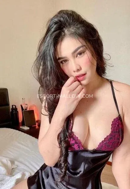 Escort Mallow Makenzie — 3