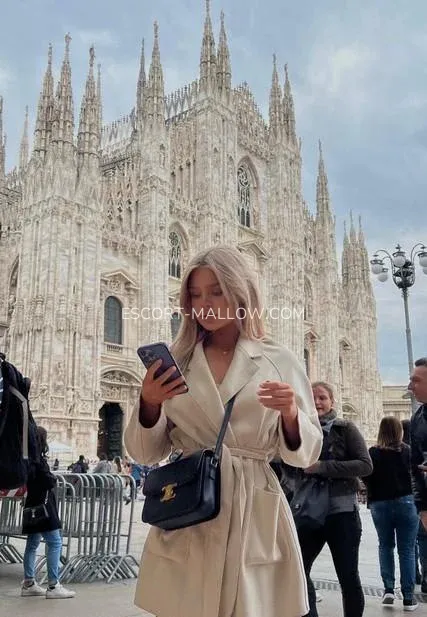 Escort Mallow Isabelle — 1