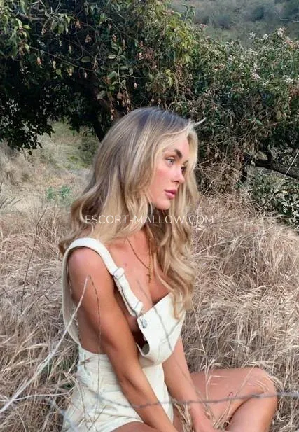 Escort Mallow Laila — 7
