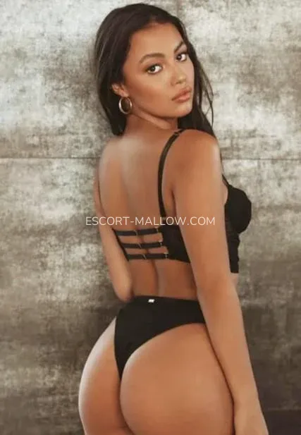 Escort Mallow Olga — 4